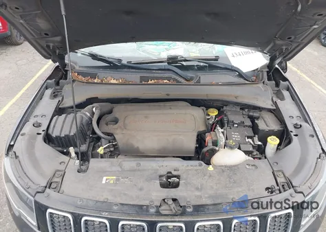 2018 Jeep Compass Latitude Fwd z USA, uszkodzony, nr VIN 3C4NJCBB3JT137294